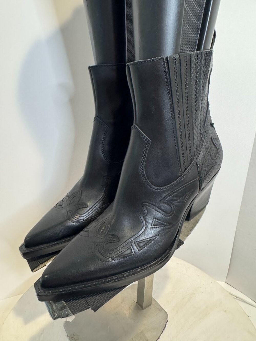 Dolce Vita Ramson Black Leather Upper Women's Western Boots size 6.5 NEW